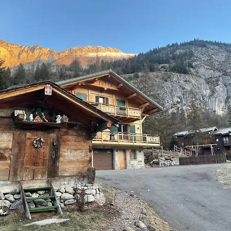 Chalet Lou Via Location Maison d'hôtes *